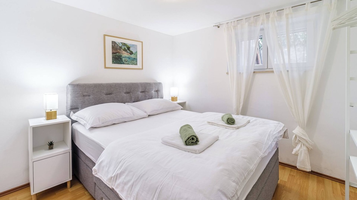 Milna (Brac) Apartment | Apartments P&S - PETRA