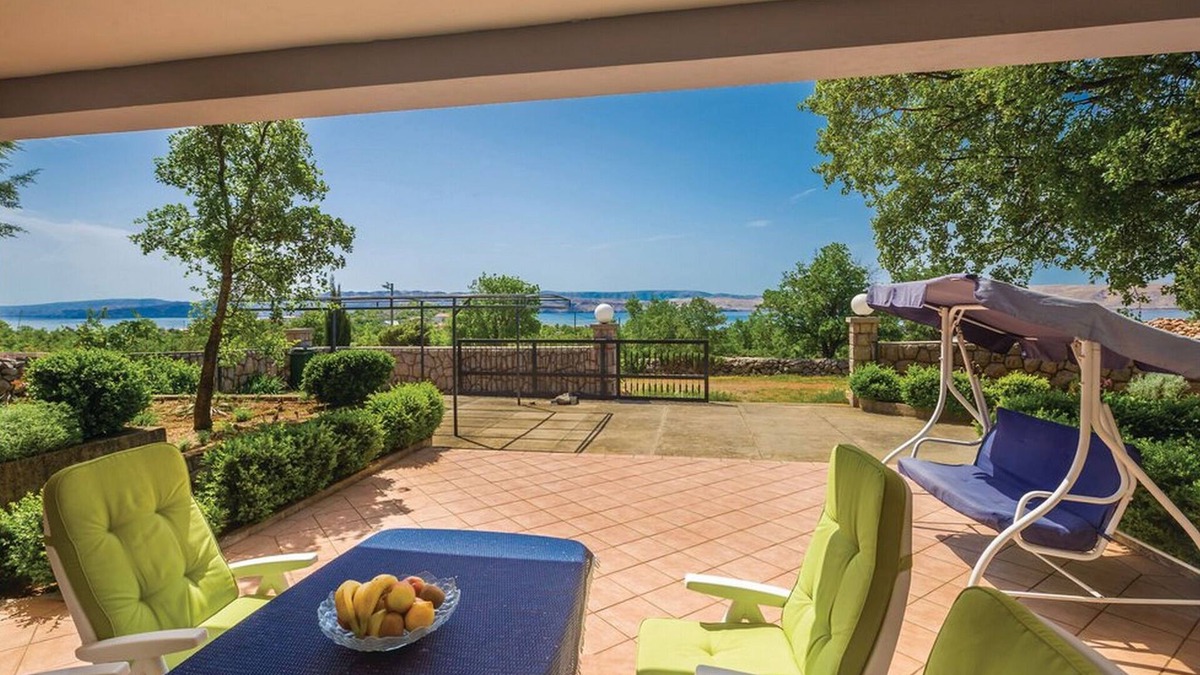Cesarica Apartment | Apartments Paola - Studio Apartment with Terrace and Sea View