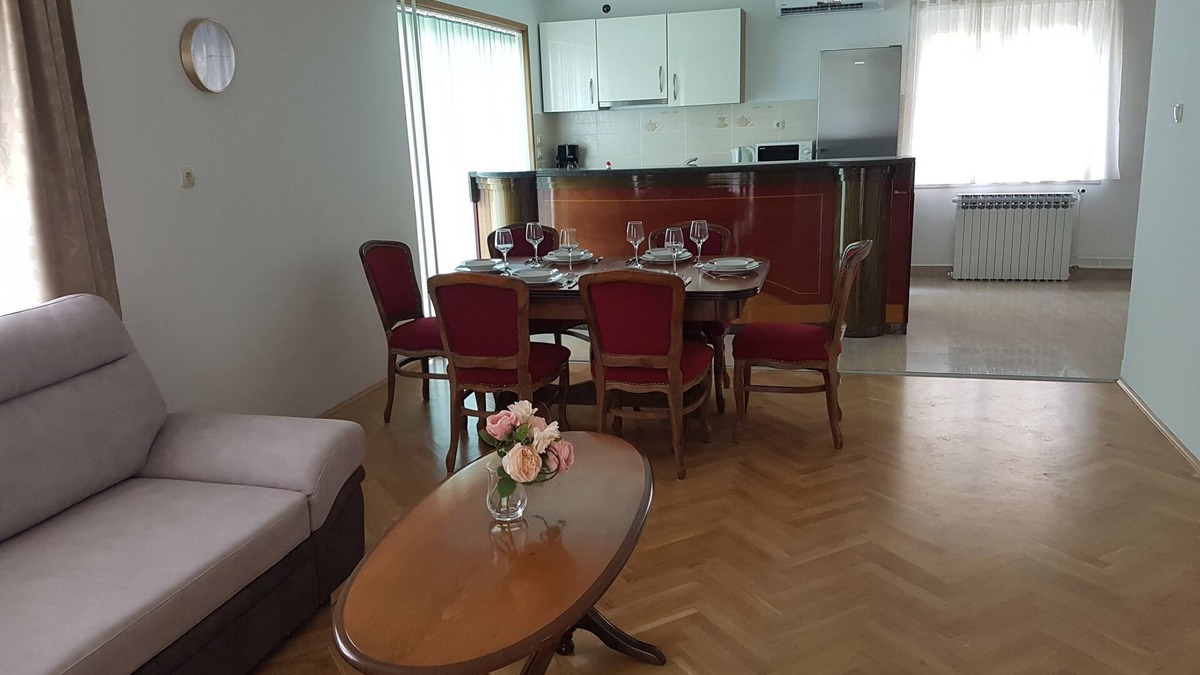 Milcetici Apartment | Apartments REA * 4 + 2 air conditioning