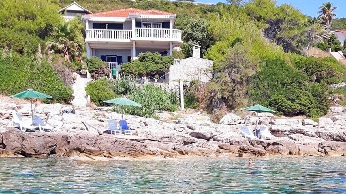 Milna Apartment | Apartments Ružica, (12860), Vis, Croatia