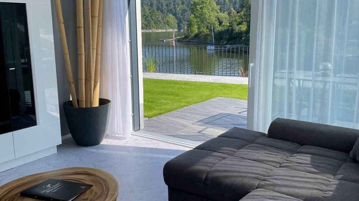 Saaldorf Condo | Apartments -Saaldorf WG 2, terrace and view of the reservoir
