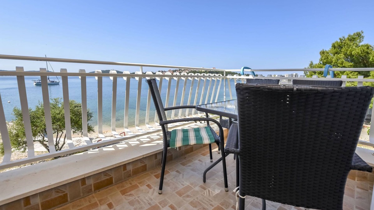 Podglavica Apartment | Apartments Silvana (23221-A1) - Rogoznica
