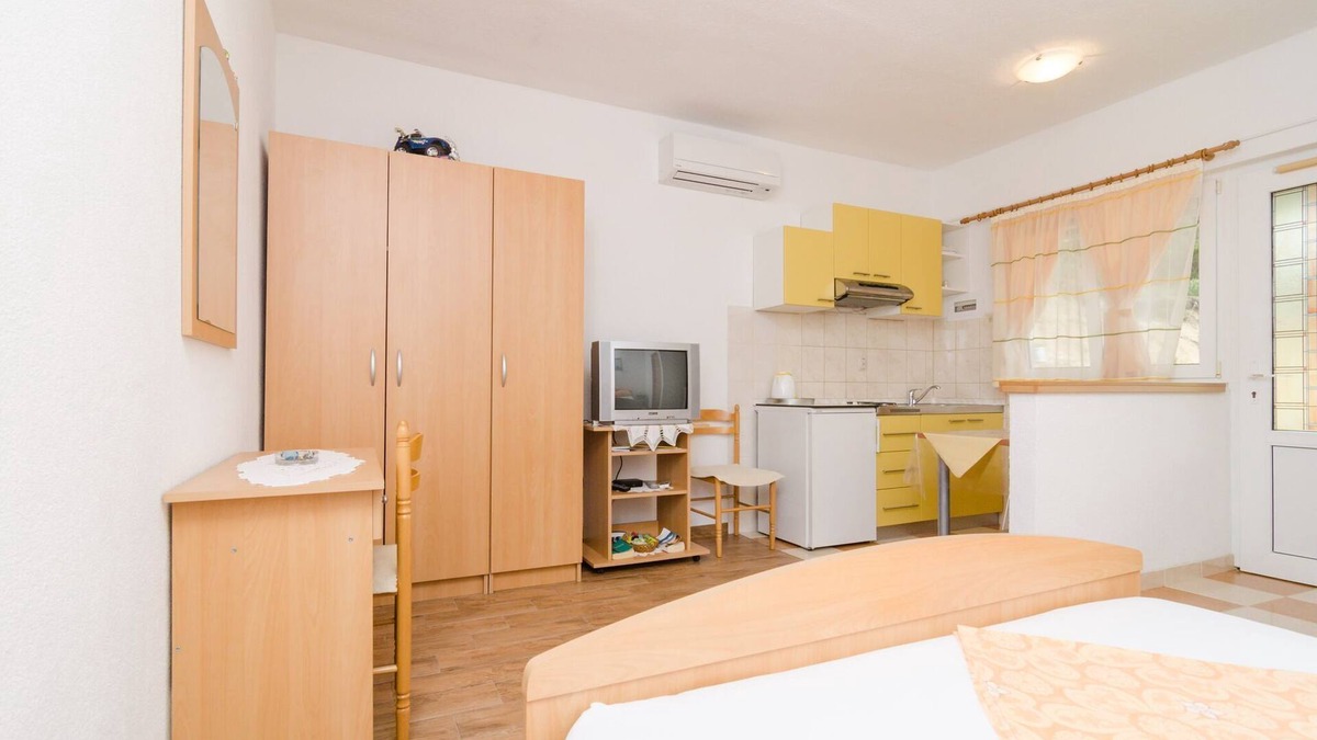 Kobas Apartment | Apartments Skurla - Studio Apartment with Terrace (A1 žuti)