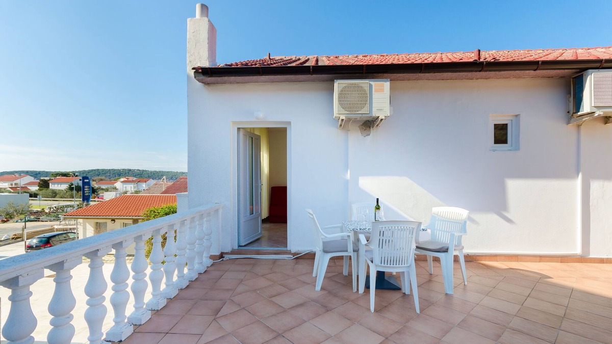 Banjol Apartment | Apartments Slavenka (85941-A3) - Banjol - island Rab