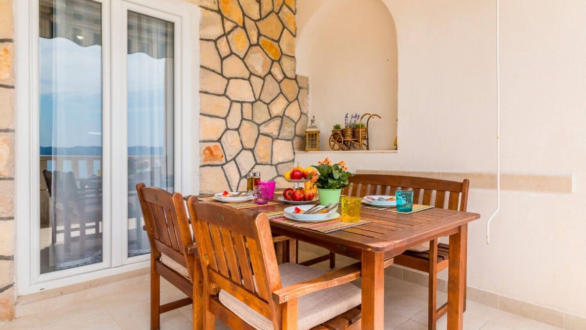 Bogomolje Apartment | Apartments Villa Smokvina (11248-A1) - Bogomolje