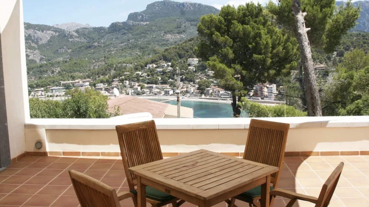 Soller House | Apartments with swimmingpool, terrace and stunning views over the Port de Soller