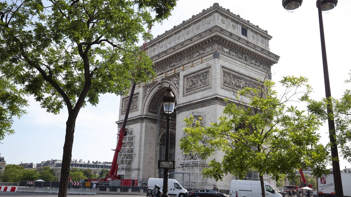 Ternes Apartment | Apartmentt by Arc de triomphe