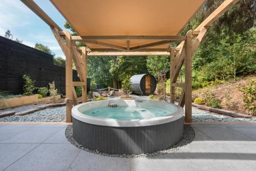Bowness-on-Windermere Hotel | Aphrodites Group - Luxury Hot Tub Suites in Central Lake District!