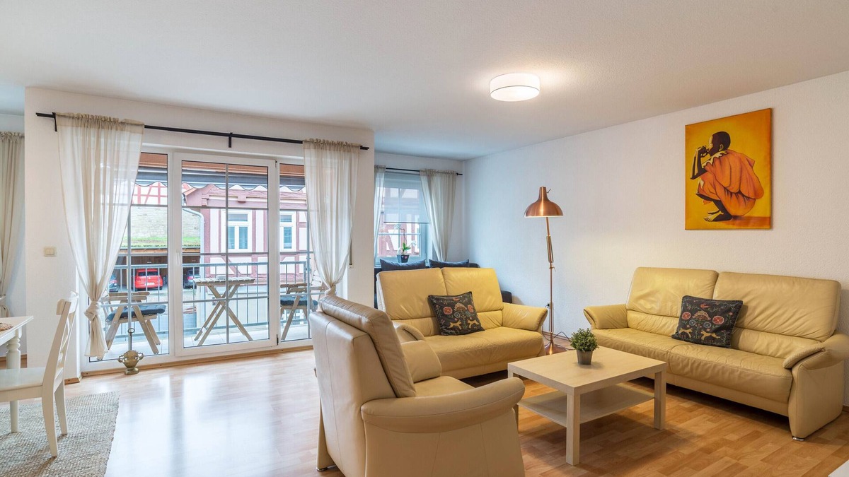 Oberderdingen Apartment | Aposto Apartment 2 with Balcony and Wi-Fi