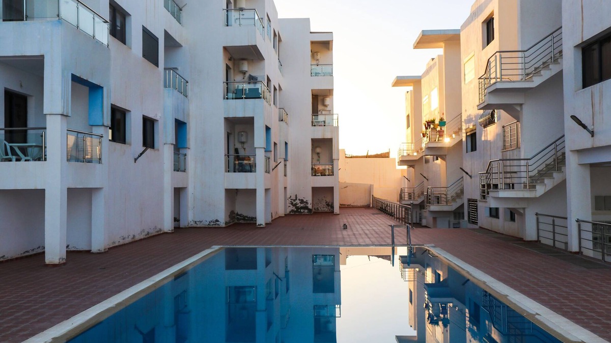 Tamraght Apartment | App. Avec Piscine; à Seulement 3 Minutes à Pieds de la Plage Pour les Surfeurs!