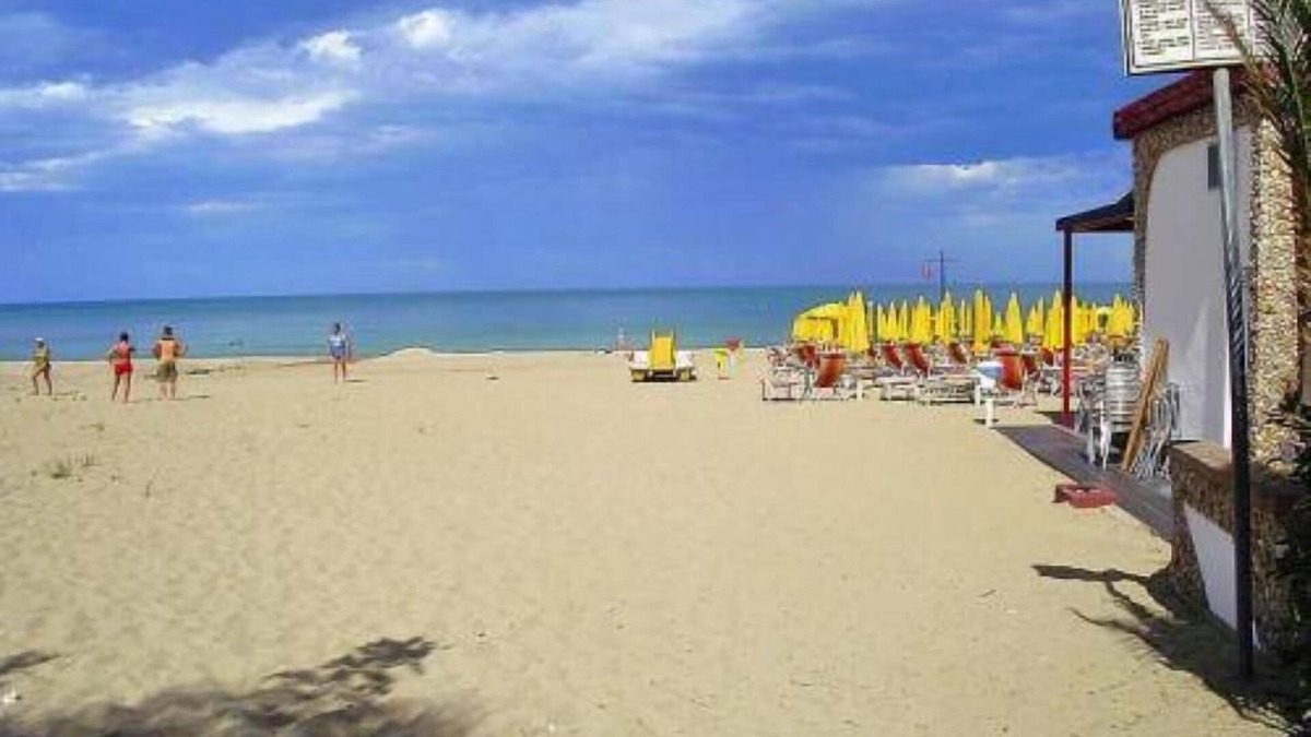 Alba Adriatica Apartment | App. Jasmine - Sea, Mountain, Art in one Vacation