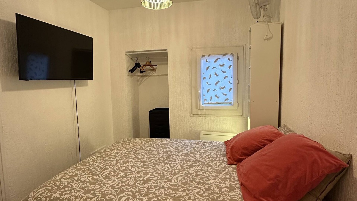 Aiguerelles Apartment | Apparemment Cosy - T2 Avec Places de Parking Gratuites au Tour du Logement
