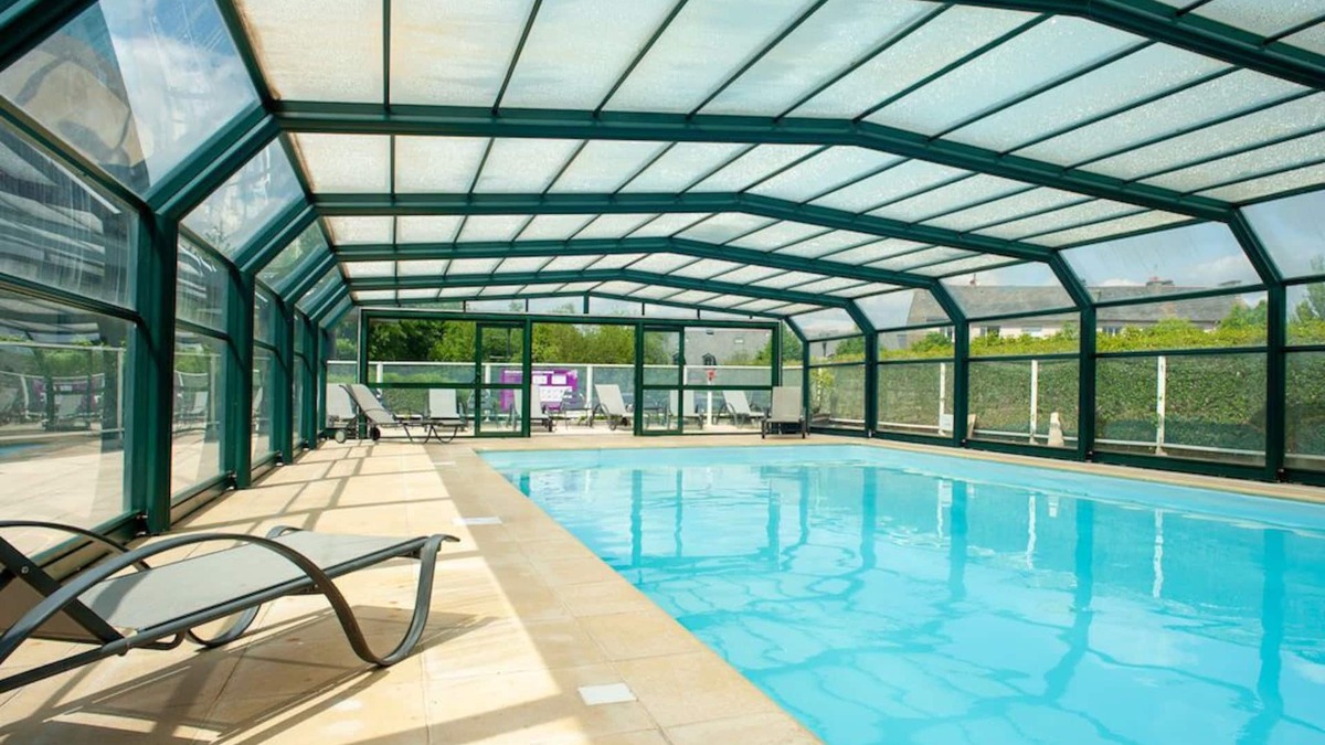 Dinan Condo | Appart Cosy à Dinan | Piscine Extérieure Chauffée