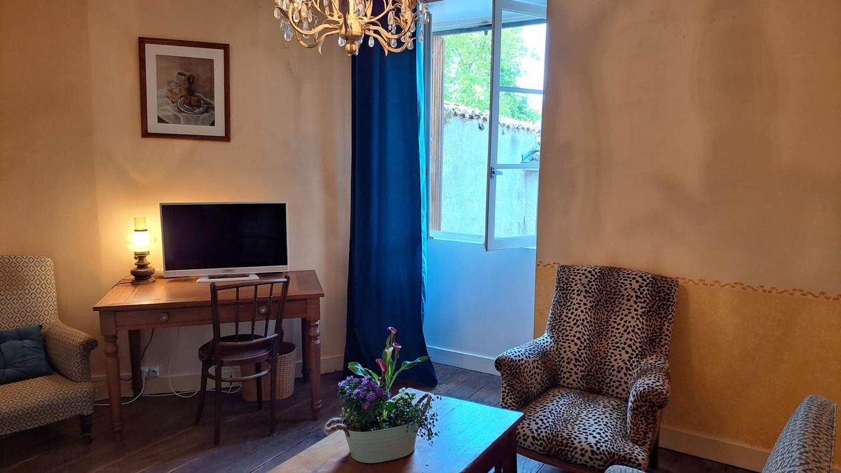 Villebois-Lavalette Apartment | Appart Firmin in touristic village 25mn D, angouleme