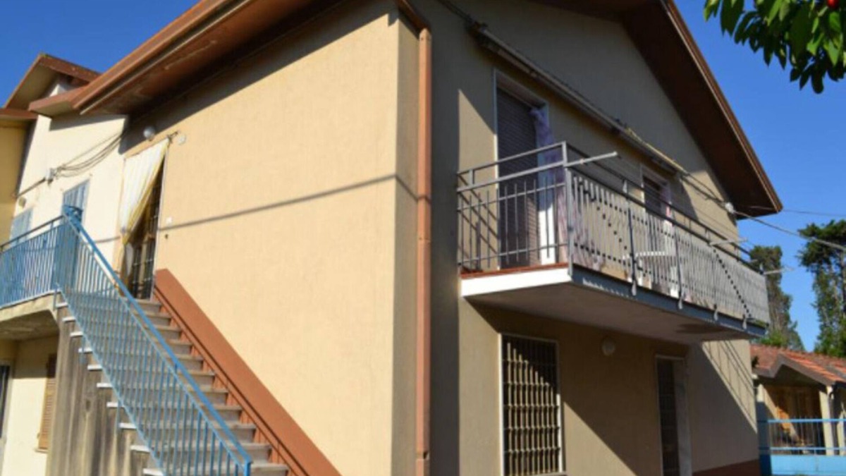 Fiumaretta Apartment | 'Appartamento 17' Near the Beach with Wi-Fi & Balcony