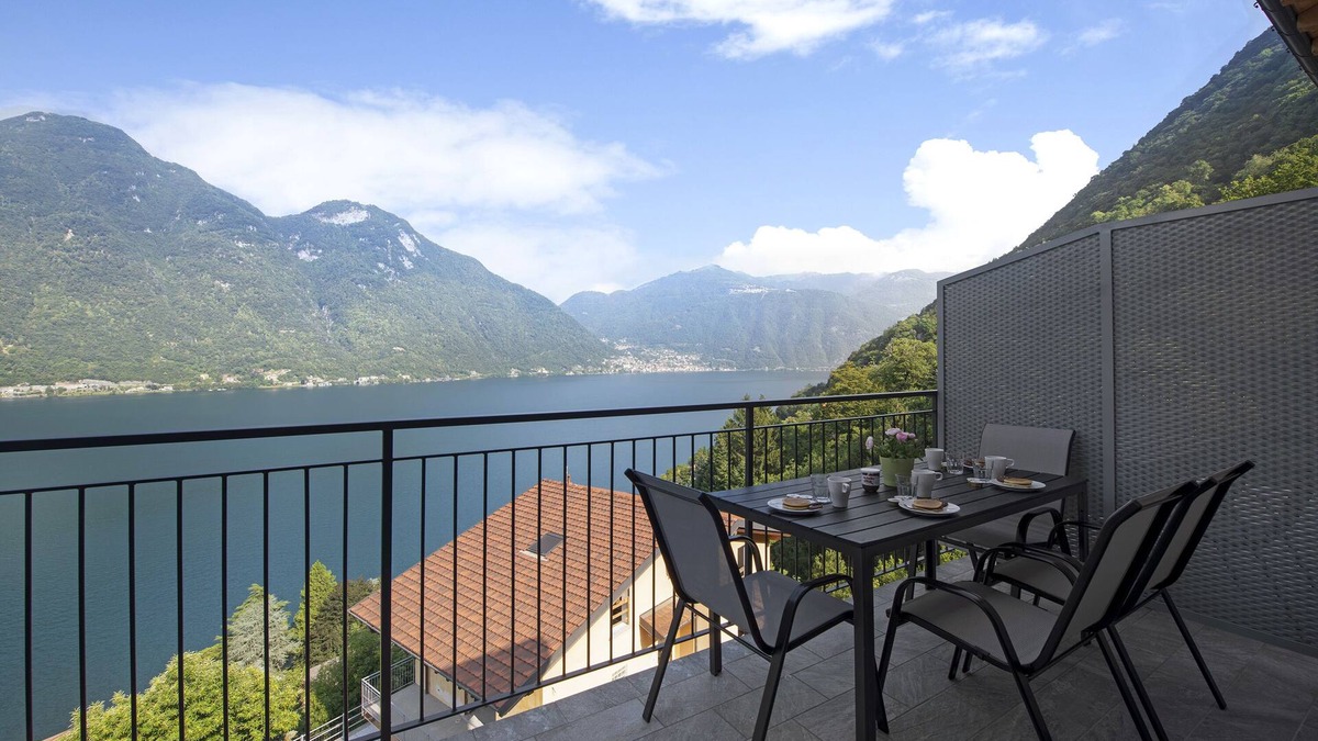 Nesso Apartment | Appartamento 6 Il Tornante with Lake & Mountain Views, Wi-Fi, A/C & Balcony