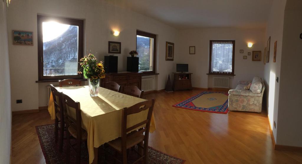 Asso Apartment | Appartamento Al Canelino - Como Lake and Mountains