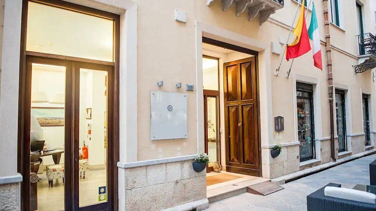 Trapani City Centre House | Appartamento Anice A: A welcoming apartment situated in a central location, at a short distance from the main tourist attractions of the city, with Free WI-FI.