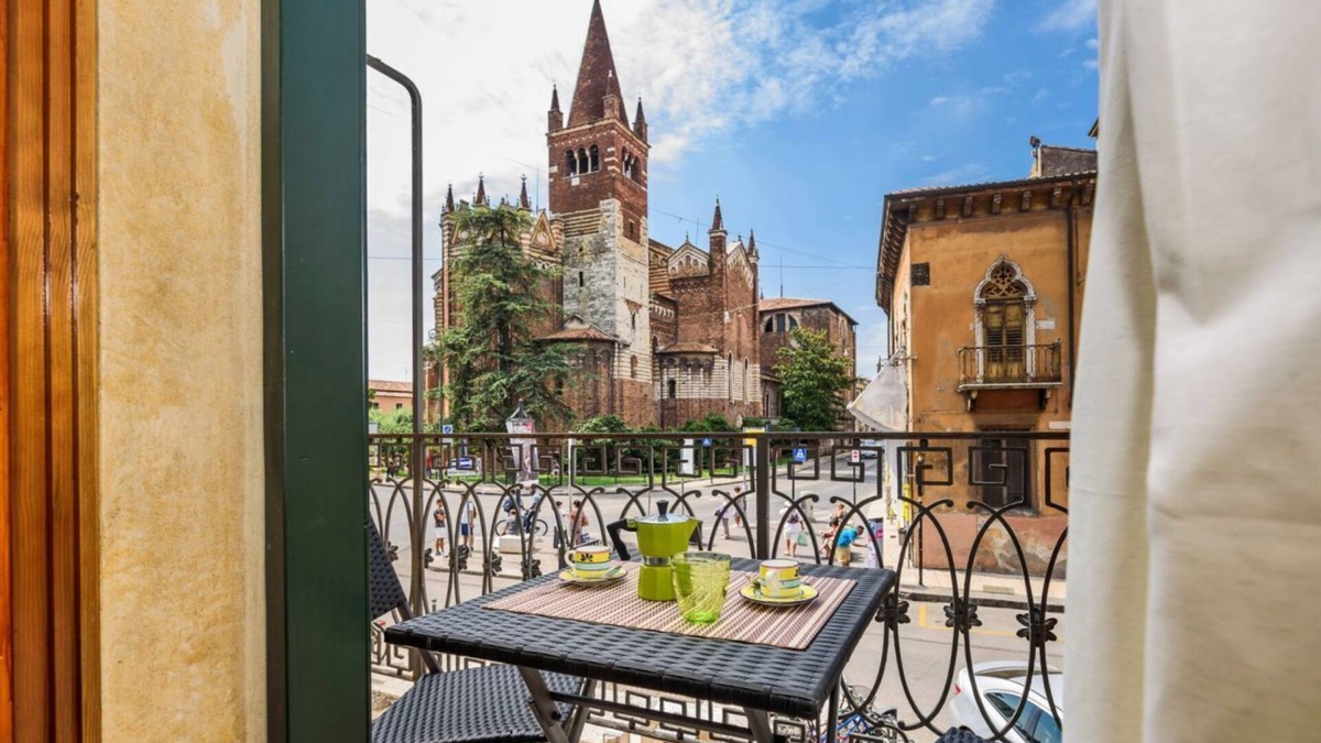 Citta Antica Apartment | Appartamento con balcone a due passi dal balcone di Giulietta e Romeo