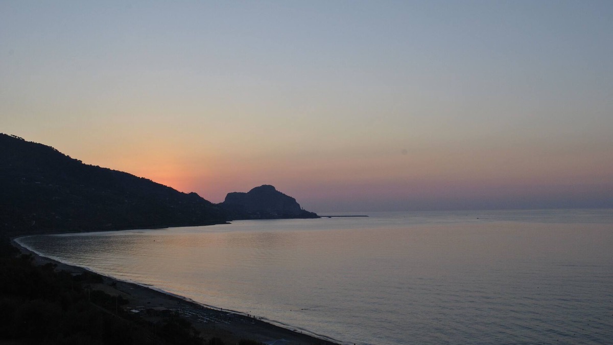 Sant'Ambrogio Apartment | Appartamento con Splendida Vista sul Mare
