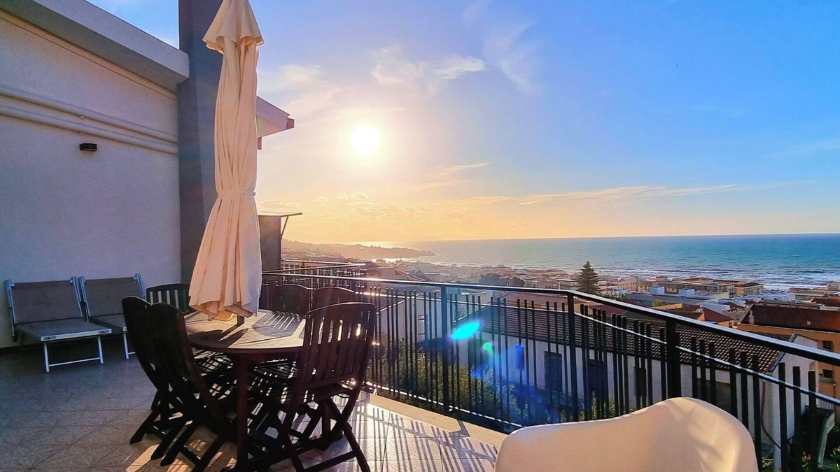 Cefalu Apartment | APPARTAMENTO: “CORNIOLA”
