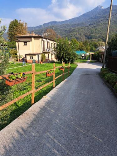 Valbrona Apartment | Appartamento giardino