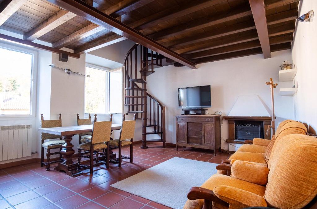 Luvinate Apartment | Appartamento in corte nel verde del golf club