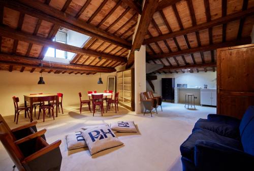 Pergola Apartment | Appartamento Rebel House