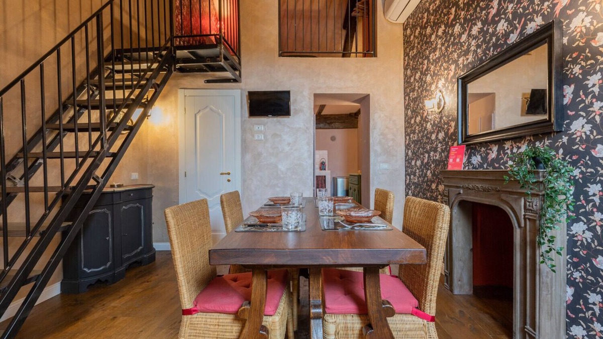 Roman Quarter Apartment | Appartamento San Domenico by Wonderful Italy