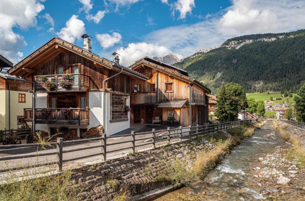 San Giovanni di Fassa Apartment | Appartamento Tobià