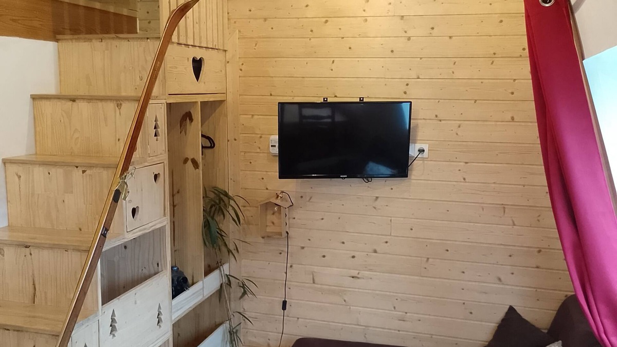 Saint-Jacques-des-Blats Apartment | Appartement Chaleureux Station le Lioran