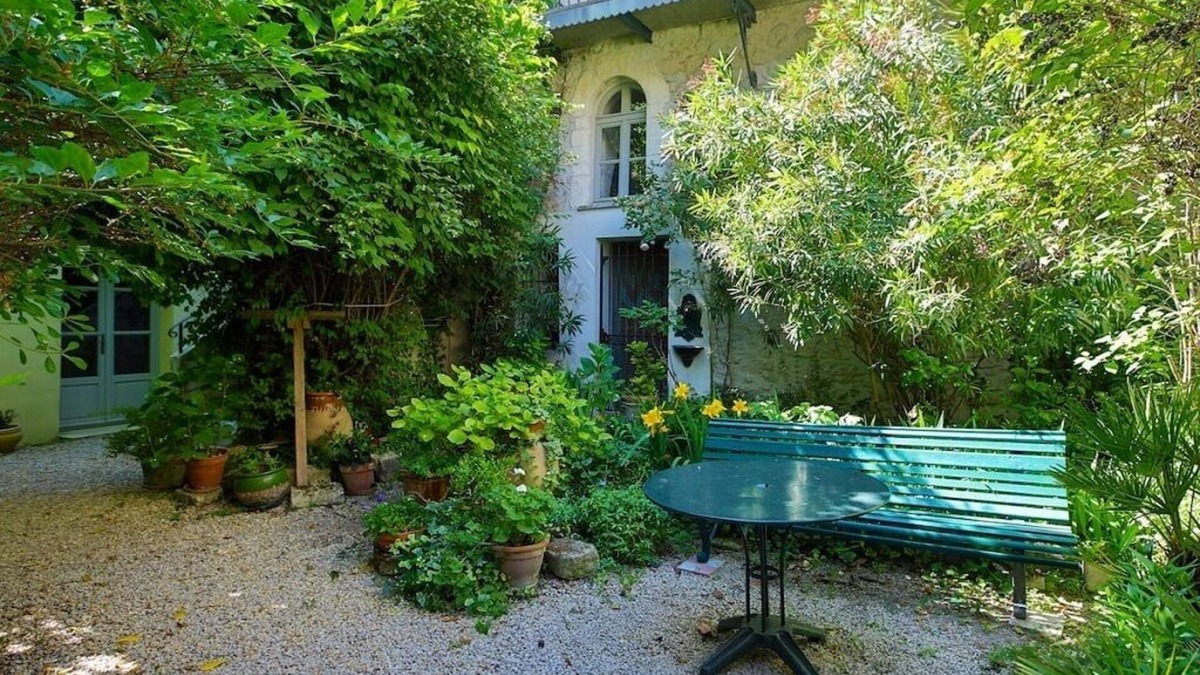 Villeneuve-les-Avignon House | Appartement DE Caractere DE 78 M2 Dans Cloitre DE Couvent 17eme