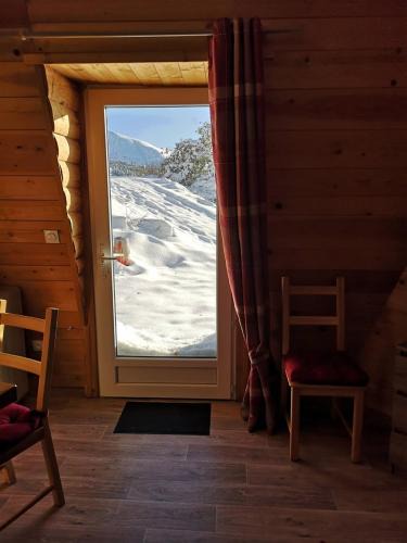 Saint-Jacques-des-Blats Apartment | Appartement Chalet, 8 personnes - L'Oustal