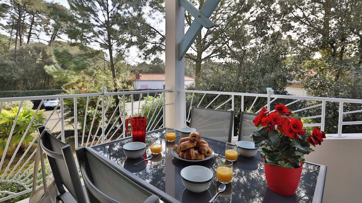 Bourgenay Apartment | Appartement confortable, 300m plage du Veillon