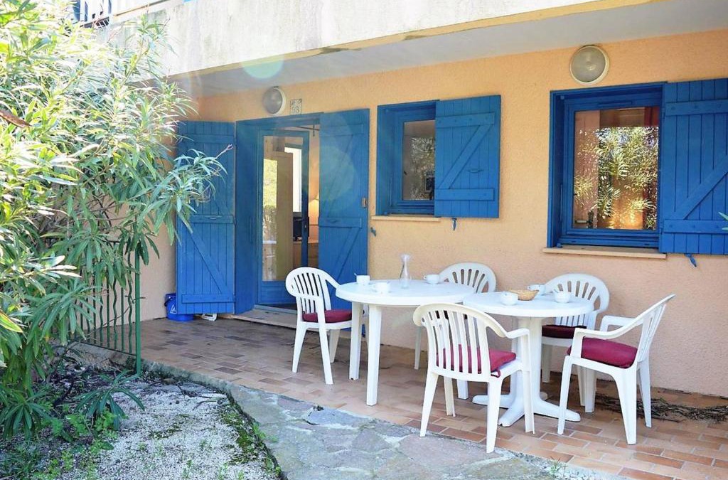 Le Lavandou Apartment | Appartement 2 pièces cabine, 6 couchages, avec piscine et terrasse ensoleillée au Lavandou - FR-1-251-235