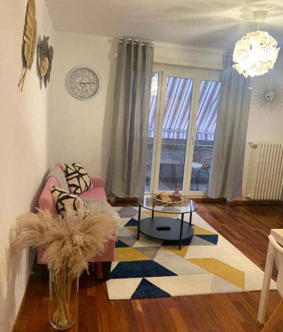 Ecublens Apartment | Appartement avec Netflix - proche de Renens Gare