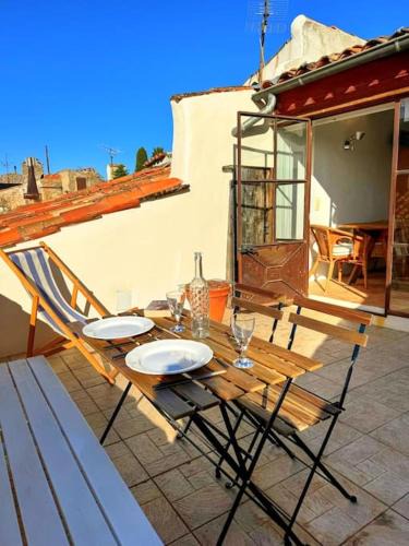 Aups Apartment | Appartement avec terrasse tropezienne, Aups