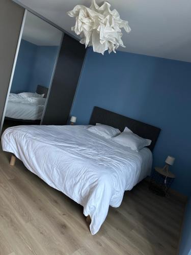 Saint-Antheme Apartment | Appartement balcon