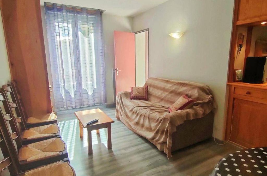 Cauterets Apartment | Appartement Centre-Ville 4/6 Pers, 3e Étage, Cuisine Équipée, Parking Gratuit, Linge en Supplément - FR-1-234-228
