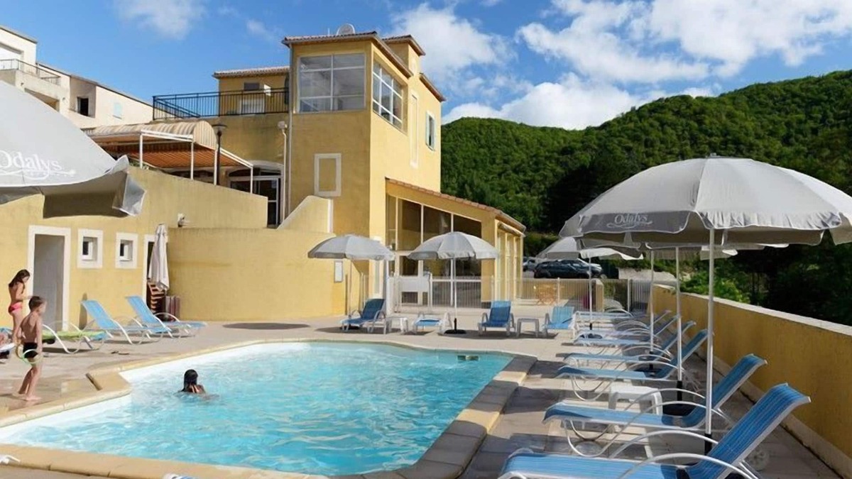 Avene Condo | Appartement Confortable à 800 du Centre Thermal