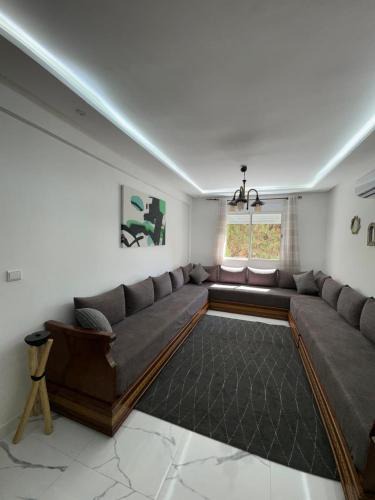 Hjar Ennhal Apartment | appartement coquette face à la forêt proche chu aéroport bas prix