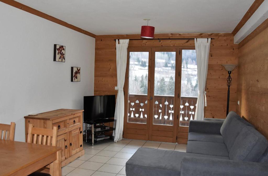 Bozel Apartment | Appartement cosy à Bozel - Balcon sud, garage, proche Courchevel et lac - FR-1-464-13