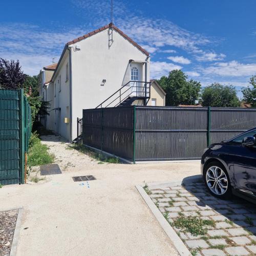 Troyes Apartment | Appartement cosy spacieux parking gratuit en face