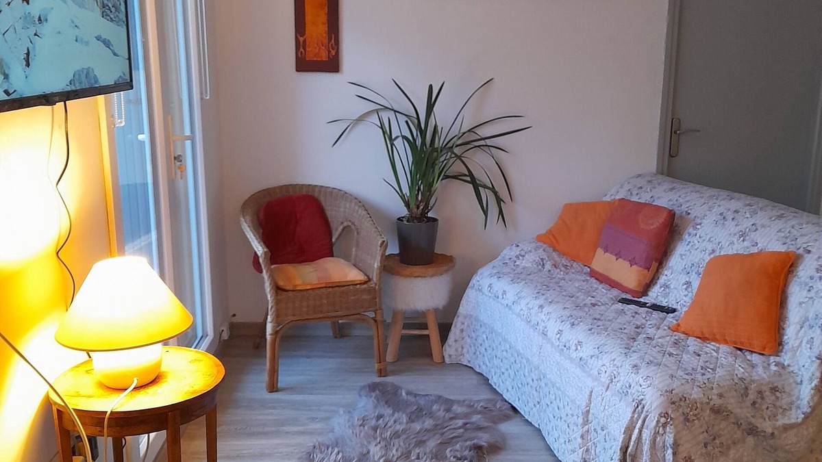 Meze Apartment | Appartement de 30m2 en Plein Cœur de Meze, Surplombant son Joli Marché