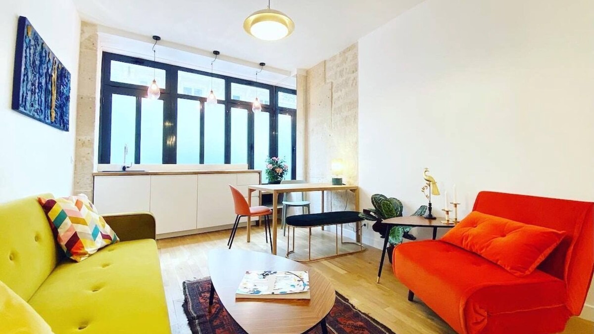 Quartier de Rochechouart Apartment | Appartement de standing a Paris