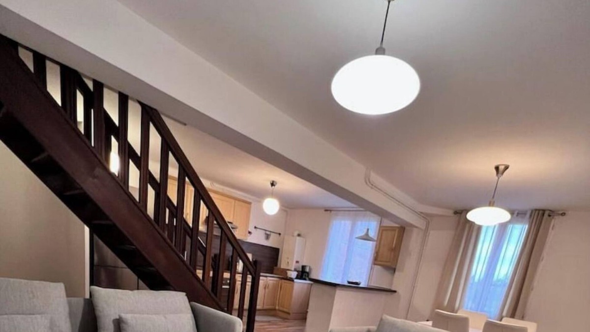 Caudebec-les-Elbeuf Apartment | Appartement en Plein Centre D'elbeuf