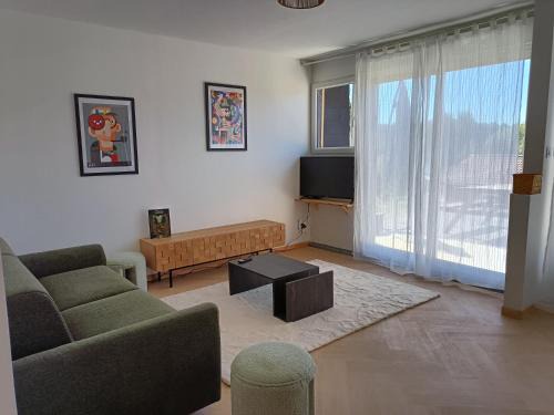 Aydat Apartment | Appartement en RC au bord du lac