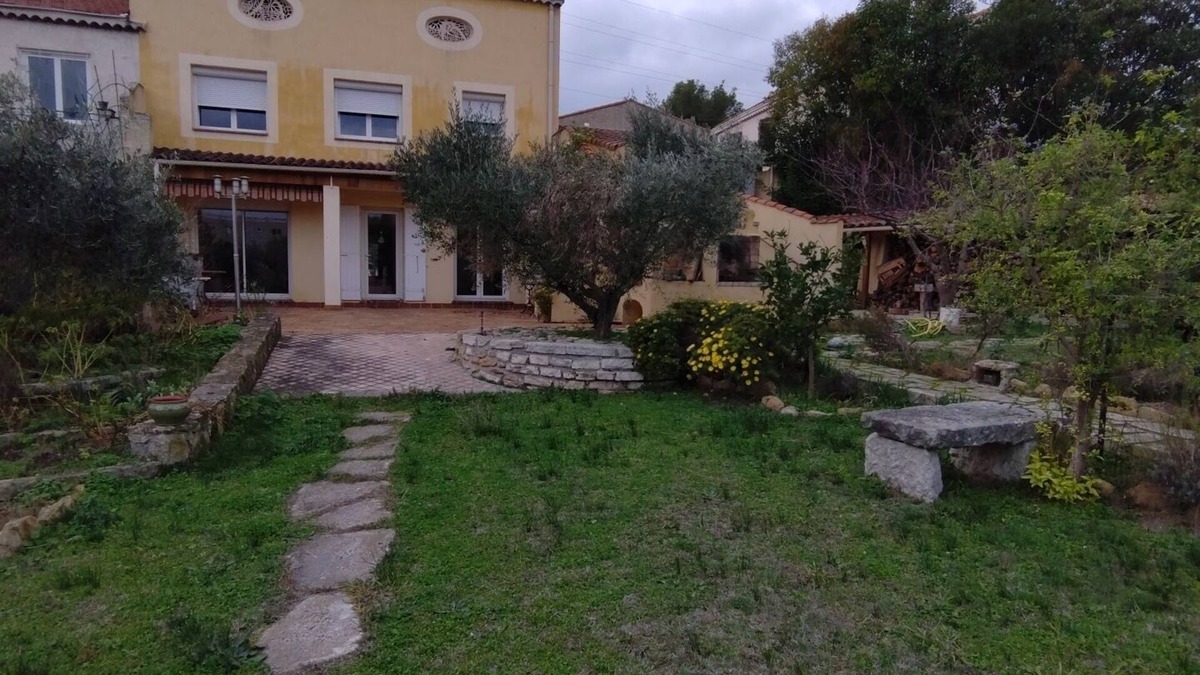 Martigues Apartment | Appartement EN REZ DE Jardin