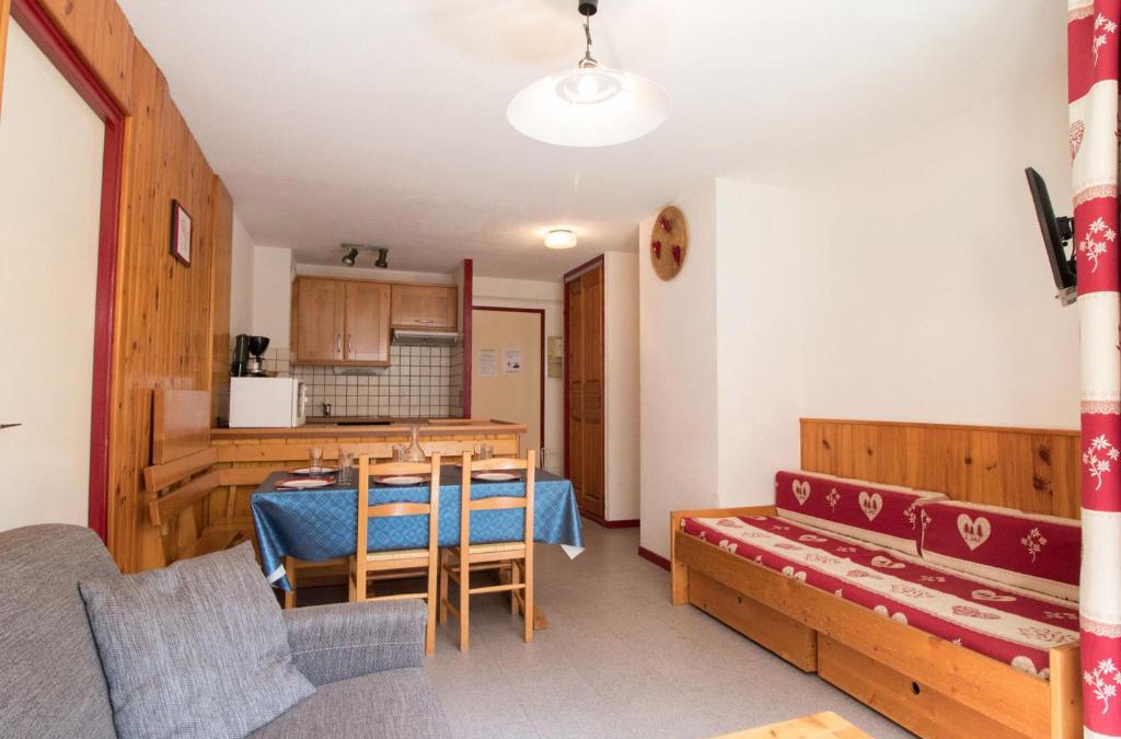 Val Cenis Apartment | Appartement 7 pers à Val Cenis Lanslebourg, proche pistes avec balcon et garage - FR-1-508-98