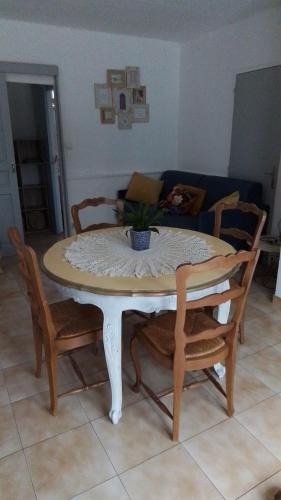 Lunel-Viel Apartment | Appartement